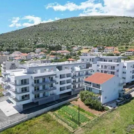 M&p * Trogir